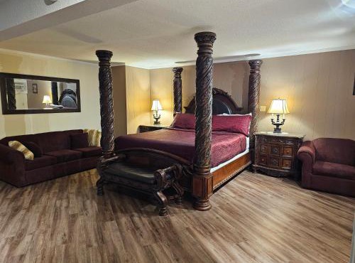 Parkway Motel & European Lodges