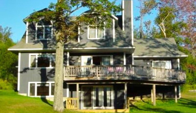 Partridge Run Ski House Hot Tub! August Specials Winter Specials. Reach out!