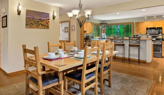 Peaceful Mtn Retreat – 25 min from Fort Collins!