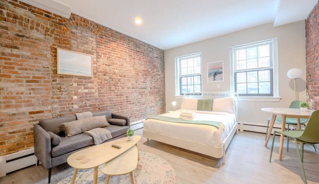 Peaceful South End Studio!