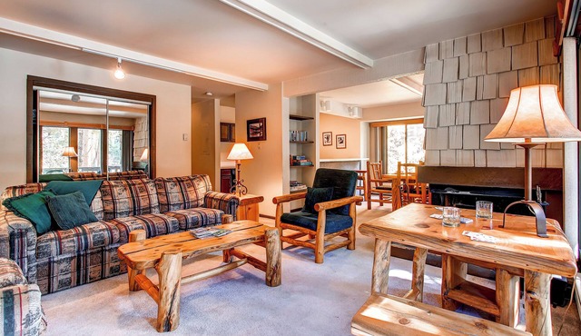 Perfect for Groups! Sleeps 10. Breathtaking Views, Walk to Slopes