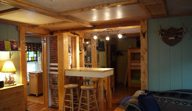 Pet and family friendly with a cabin feel