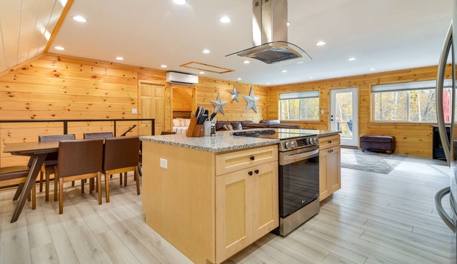 Pet-Friendly Rockwood Retreat: Deck & Lake Access!