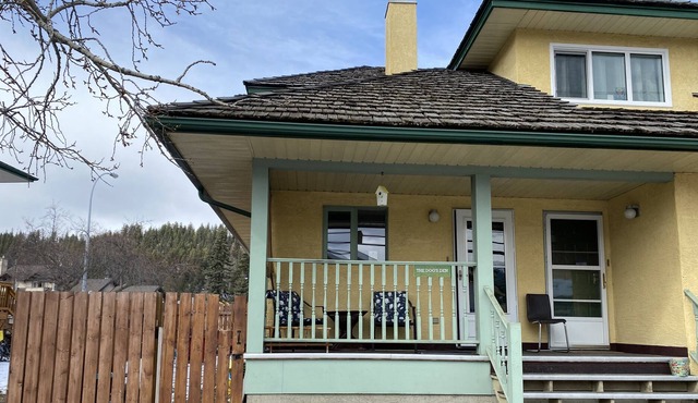 Pet Friendly - Short walk to downtown Jasper