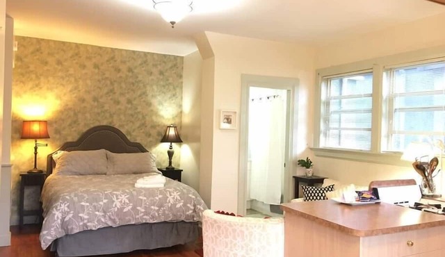 Petal Studio near DT, Free Parking