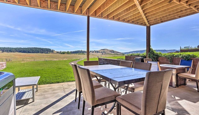 Piedmont Rally Stay: 10 Acres w/Hot Tub & Parking