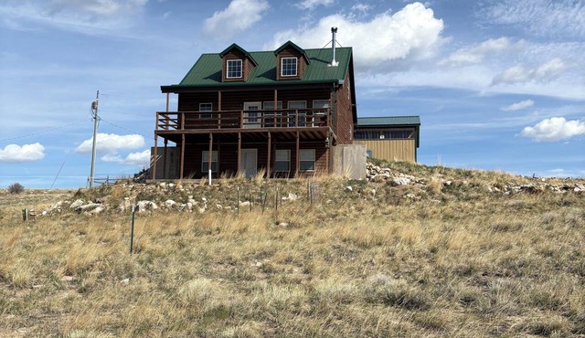 Pleasant 4-bedroom house in Centennial perfect for family getaways
