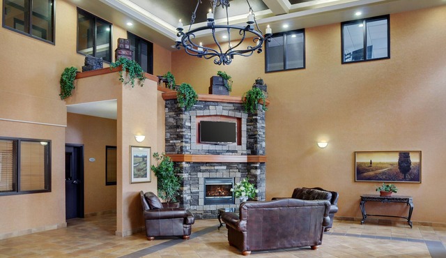 Pomeroy Inn and Suites Chetwynd