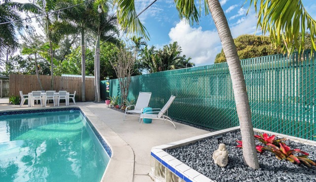 Pompano Oasis w/Heated Pool 8 mins to the Beach!