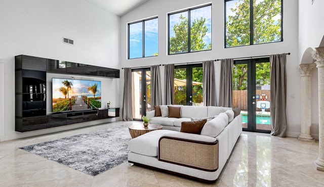 Pool+2 King Bed+Central Location
