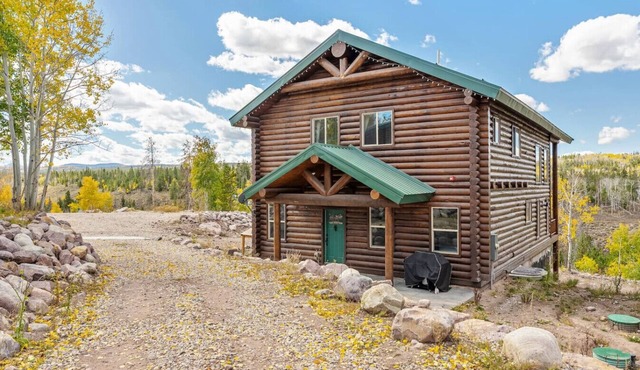 Powder Ridge Lodge | Pool | Hot Tub | Snowmobiling
