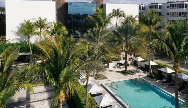 Prime Location! 2 Spacious Rooms | Private Beach Access + Outdoor Pool