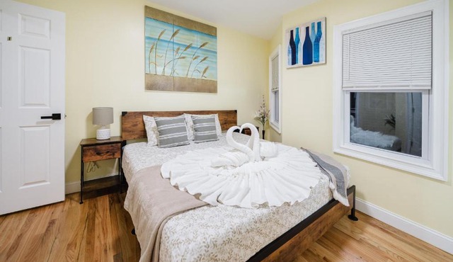 Pristine 5BR Milton Apt - Free Parking, Balcony, AC & TV 142