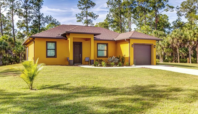 Private East Naples Retreat Gated Drive Screened Lanai Peaceful Setting