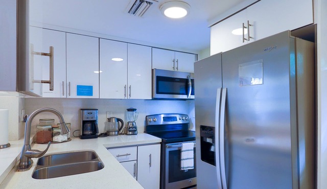 Private room at little Haiti with free parking