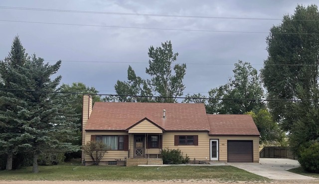 Quaint 3 Bedroom Piney Drive Cottage