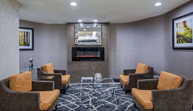 Quality Inn & Suites Regina Downtown