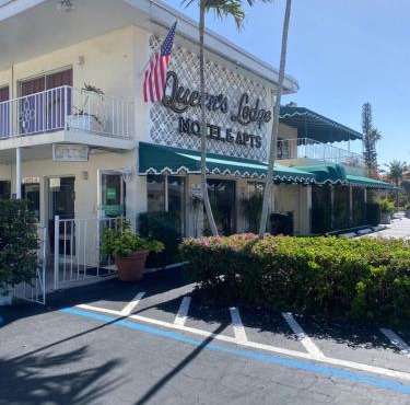 Queens Lodge Motel