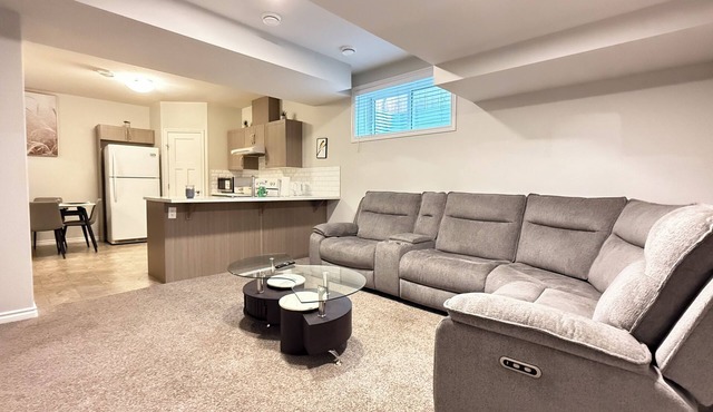 Quiet 2 bedrooms in maple area