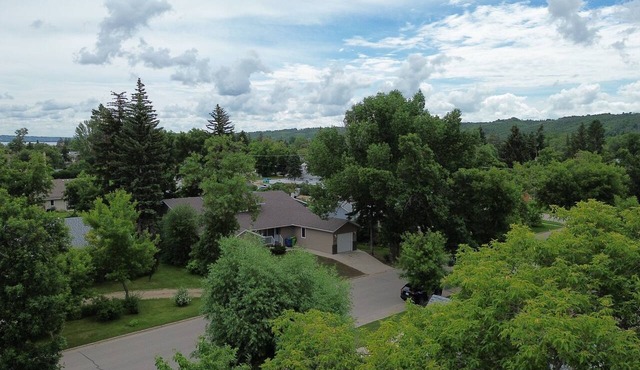 Quiet home on tree-lined avenue in cozy Fort Qu'Appelle
