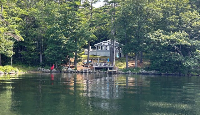 Quiet location on Lake Waukewan, minutes to Meredith center. Pet-Friendly