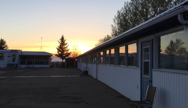 Raval Paradise Motel & RV Park