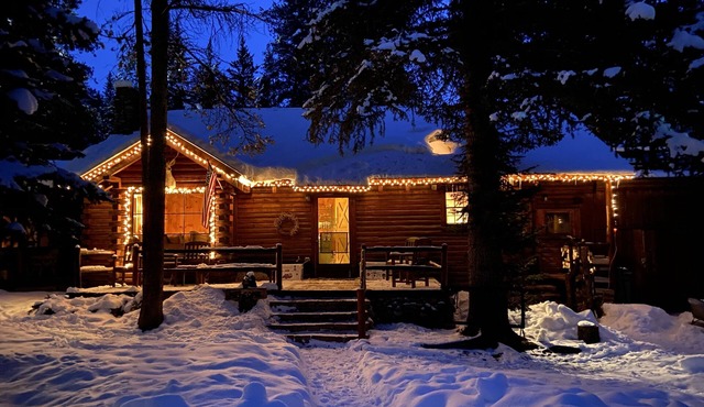Real log cabin close to skiing in winter and outdoor activities in summer & fall