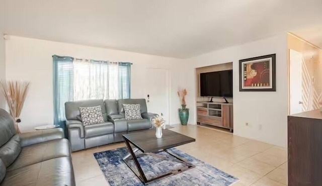 Relaxing 2BR Home with Office + Garden - 10 Min to Beach & Family Friendly