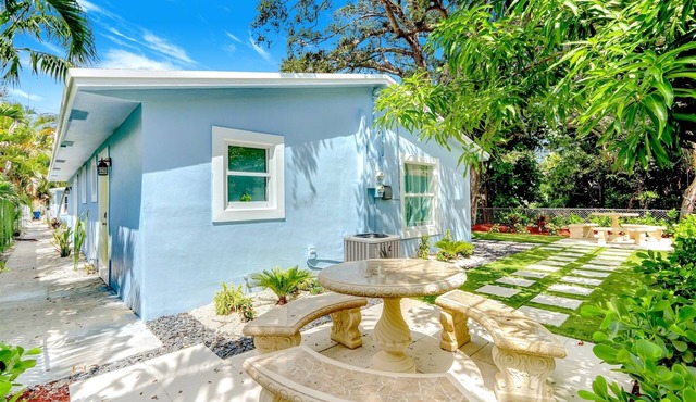 Revive: Trendy design & Near Beach