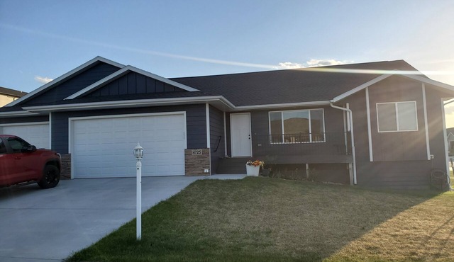 Ride Hard, Rest easy in this 5 bedroom house with easy access to Sturgis Rally!