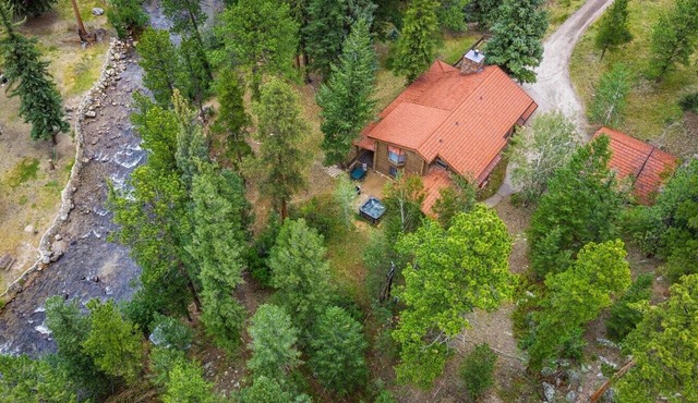 Riverfront lodge w/hot tub! Borders Natl Park
