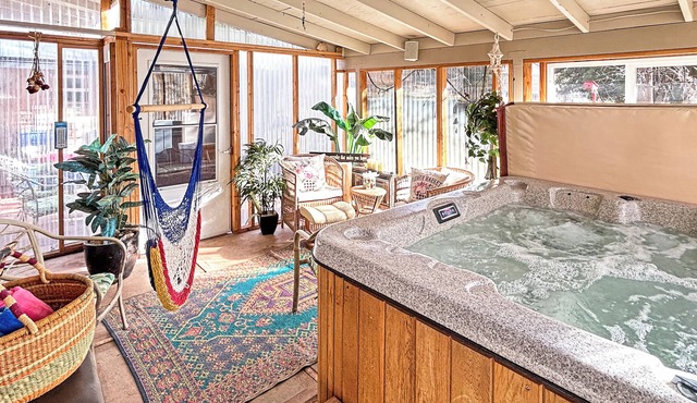 Roaring Fork Retreat Hot Tub Pet-Friendly