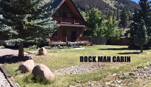 Rock Man Cabin - 3 Bedroom On Quiet Town Street with Large Fenced Backyard