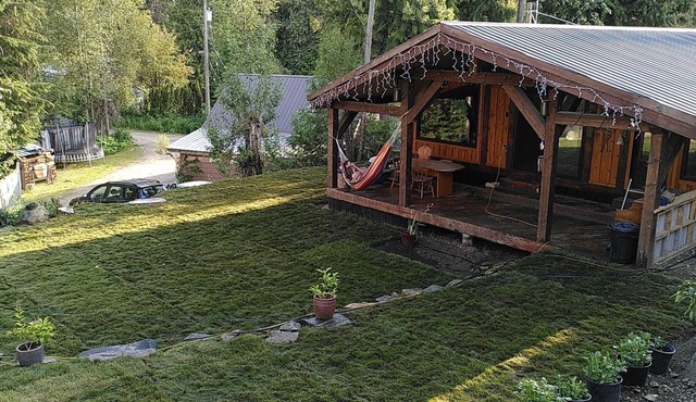 Romantic cozy house with hot tub and sauna!