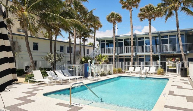 Romantic Beach Getaway! Outdoor Pool, & Gym Access! Close to Bay View Drive Park