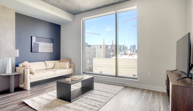 Roomy Golden Triangle 1BR w/ Pool, Gym & W/D, next to Park, by Blueground