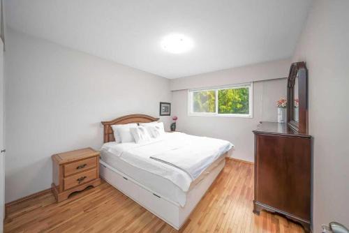 Rose Garden Villa 3 Bedrooms 2Baths Full Kitchen Near Beach