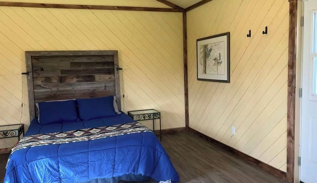 Rustic getaway north of Herbert