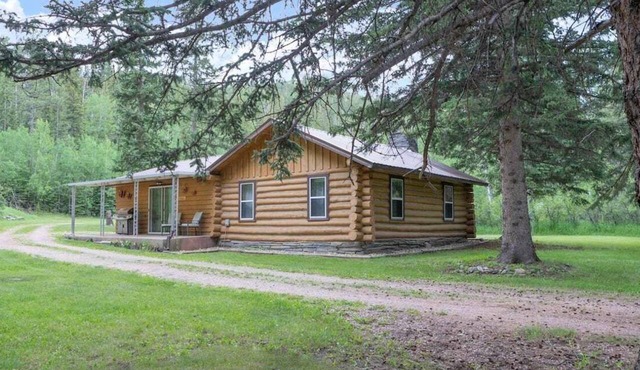 Rustic Roost Log Cabin | 1 Bed, 1 Bath
