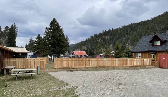 RV parking Full Hook up at Lodestone Motel