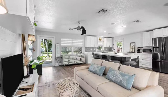 Salt & Sand Beachhouse Jupiter