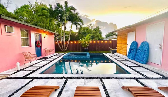 Salthaus West Palm Beach - NEW Saltwater Pool & Spa!