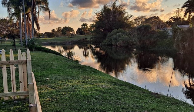 Sandpiper Bay Breeze On A Lake By The Golf Course (Club Med Area)