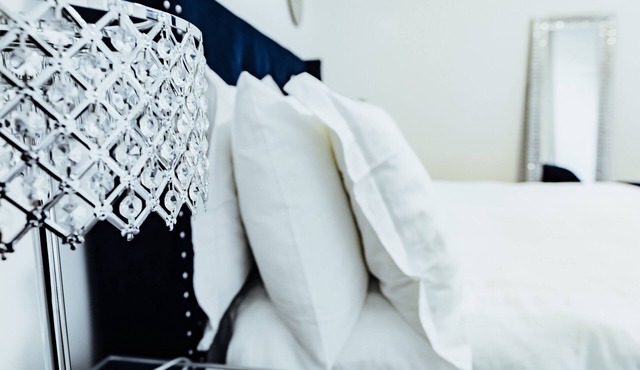Sapphire Lux Queen Suite