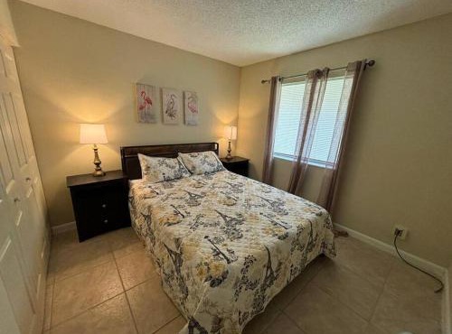 Sea Breeze-2 BR Apartment- Centrally Located