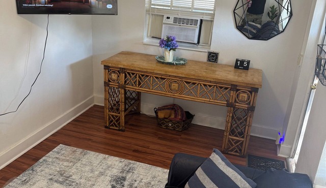 Seabreeze Tiny Cottage, Tiny home in Lantana, Florida