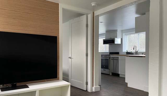 Seaside Haven: Your Serene 1BR Retreat by the Coast