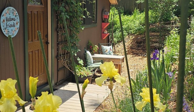 Secluded Adirondack Chalet/7 mins to Gore Mountain/Fire pit/Fast Wi-Fi