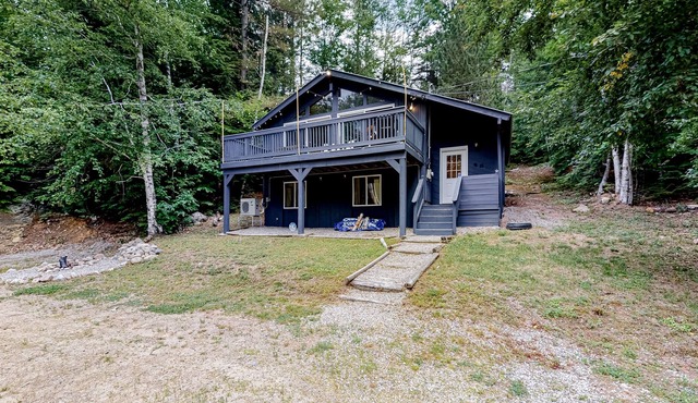 Secluded home with gas woodstove, new kitchen & AC - near ski resort & trails