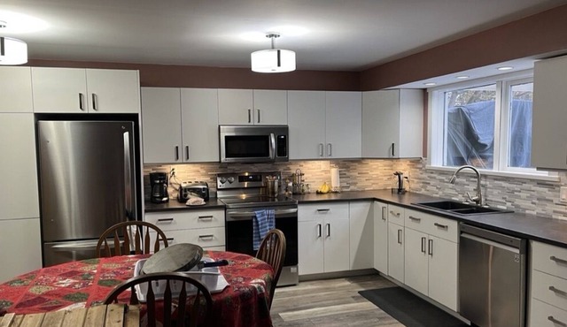 semi detached house close to the lake 35 mn from Vernon